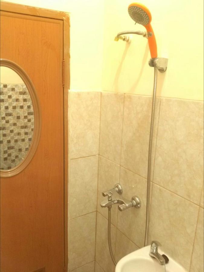 Danyshom Hotell Cikarang Exteriör bild