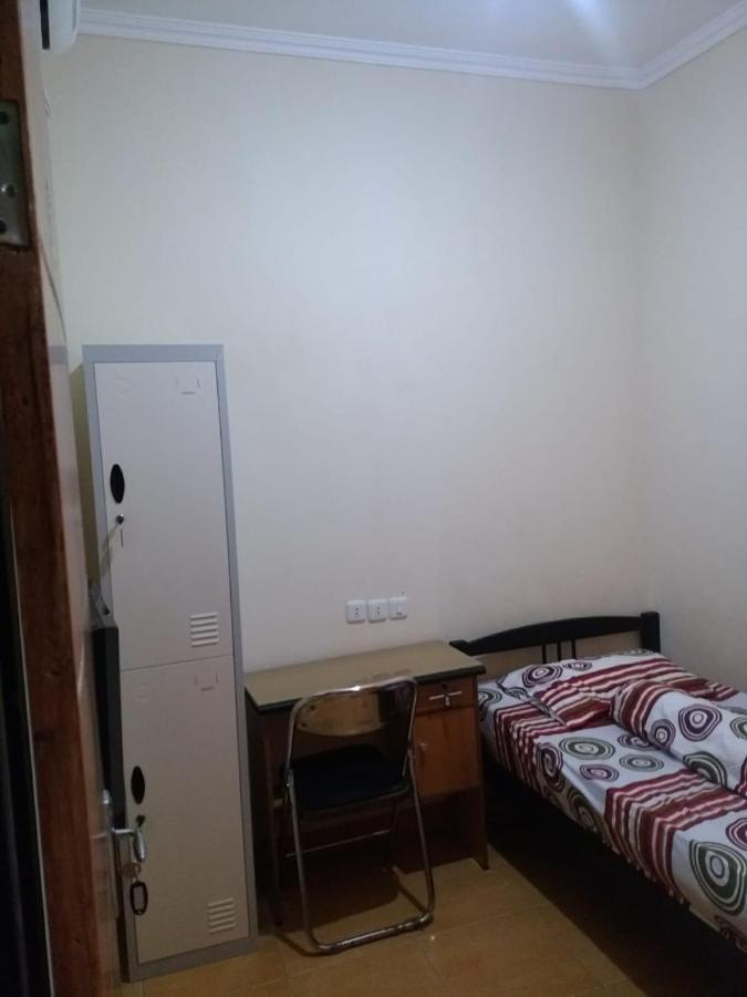 Danyshom Hotell Cikarang Exteriör bild