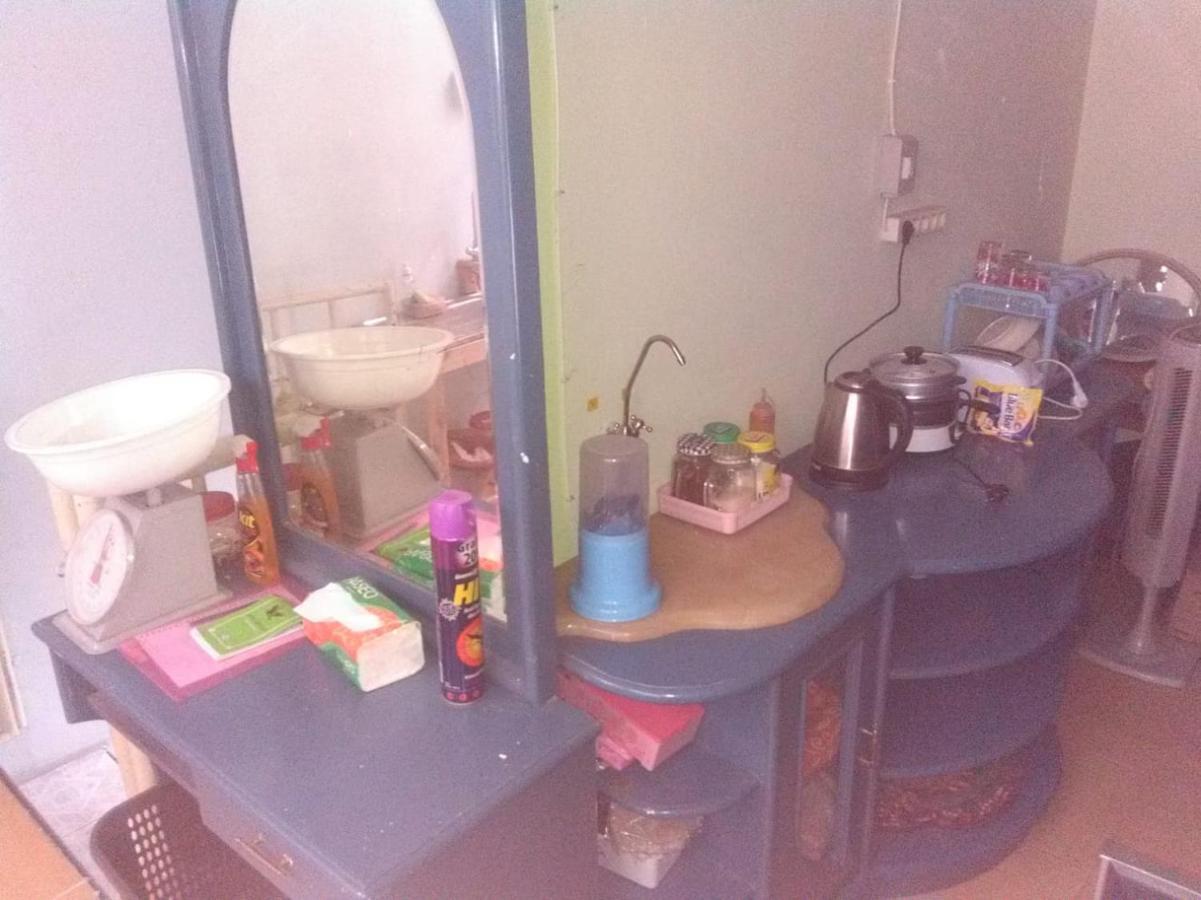 Danyshom Hotell Cikarang Exteriör bild
