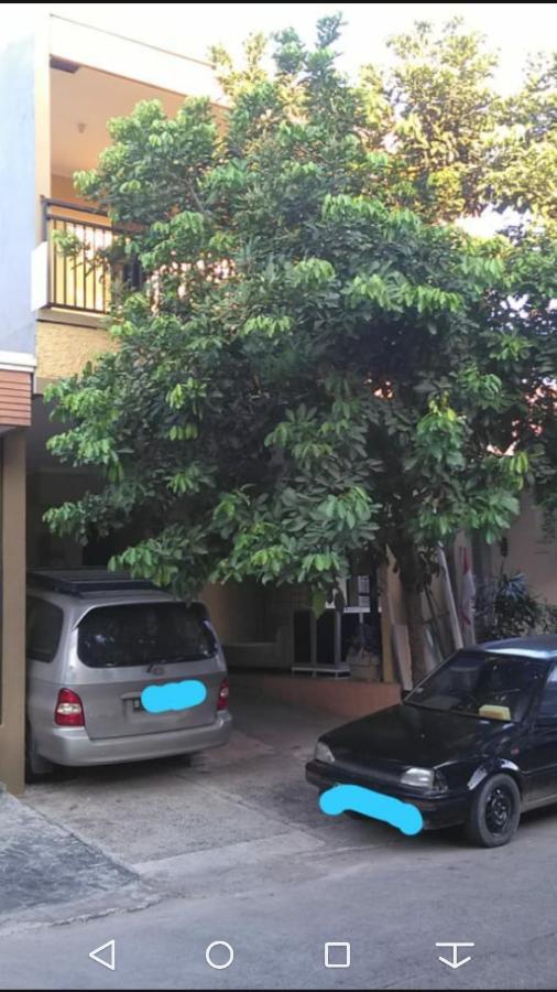Danyshom Hotell Cikarang Exteriör bild